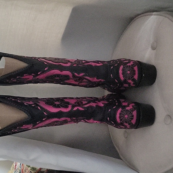 Lane boots, pink and black size 8.5. - Picture 6 of 9